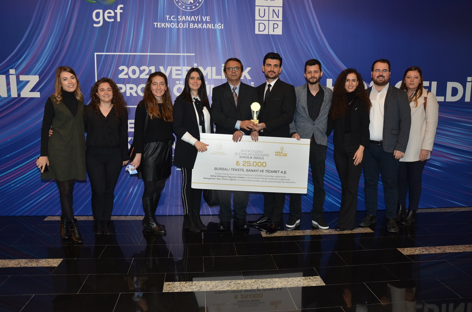 Türkiye’nin en büyük havlu ihracatçısı Bursalı’ya Sanayi ve Teknoloji Bakanlığı’ndan ödül