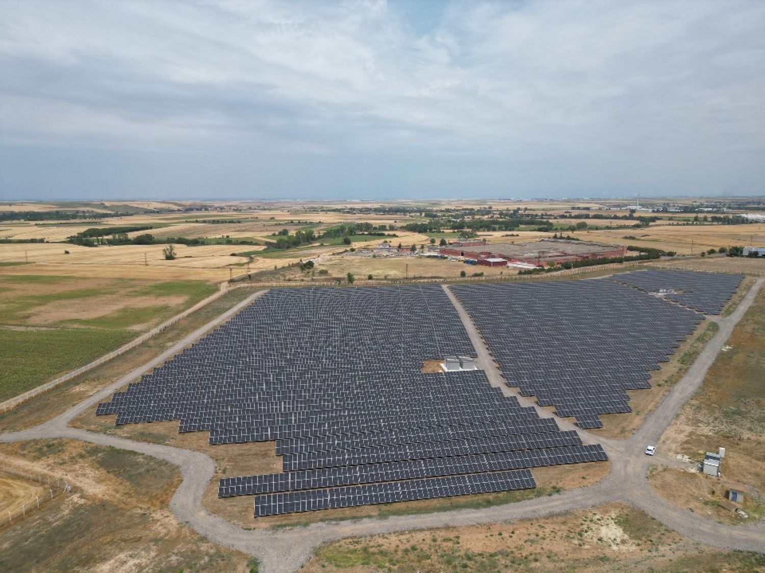 CW Enerji’den Tekirdağ’a 9863,6 kWp’lik Arazi GES